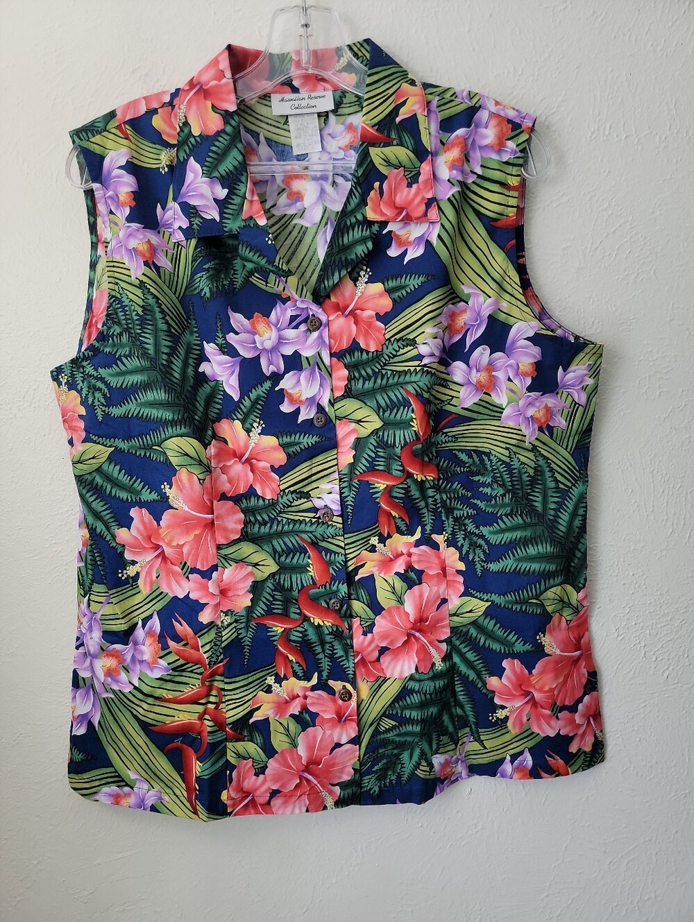 Mountain Resort Collection Women's Sleeveless Navy Tropical Button-Down Shirt